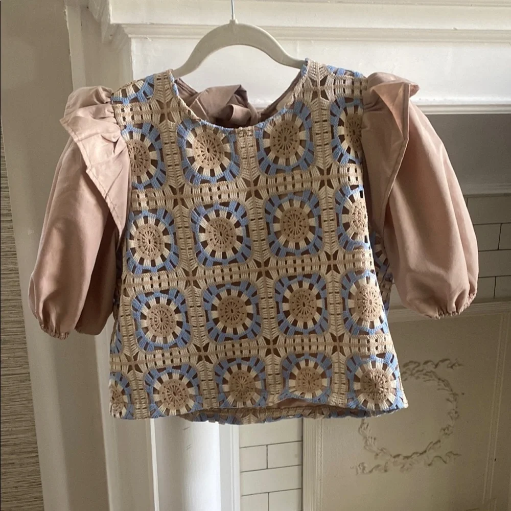 Crochet Patterned Top with Puff Sleeves - Picture 1 of 2
